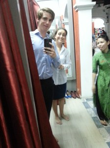 Prøving av skreddersydde klær - vi er klar for jobb!