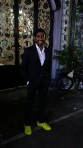 Fayad har dresset seg opp for en kveld på byen!