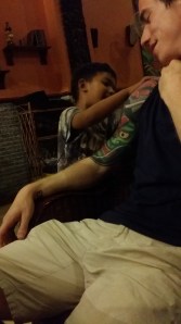 Veldig nysgjerrig kompis!