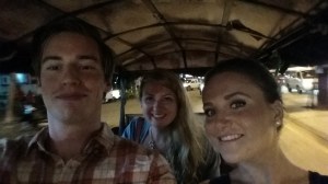 Ute og farter i tuk-tuk