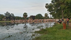 Alle som tar bilde av Ankor Wat i soloppgang :)