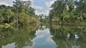 Vollgraven rundt tempelet. 