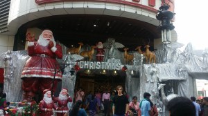 Julestemningen er ikke-eksisterende, men de skal ha for innsatsen.. 