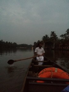Kveldstur med Thomas, han vi bodde hos på "home stay" i Alleppey. 
