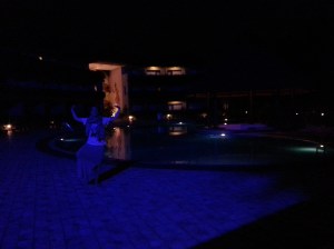 Hotellet vårt i Trivandrum , vi var de eneste gjestene som var i nærheten av bassenget.. 